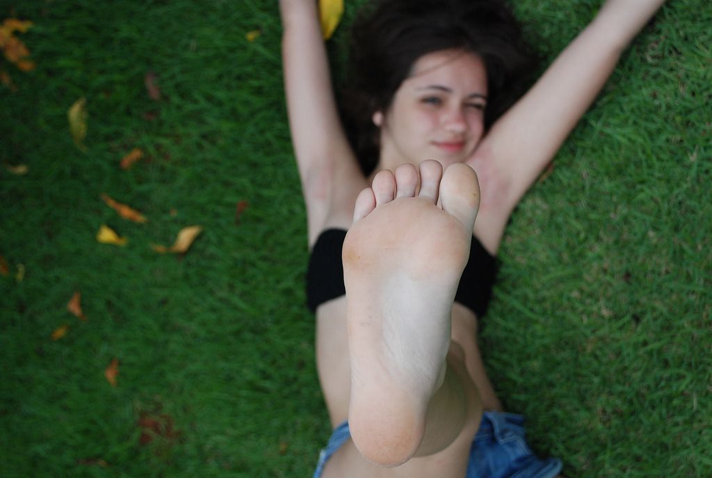 Teen legs feet