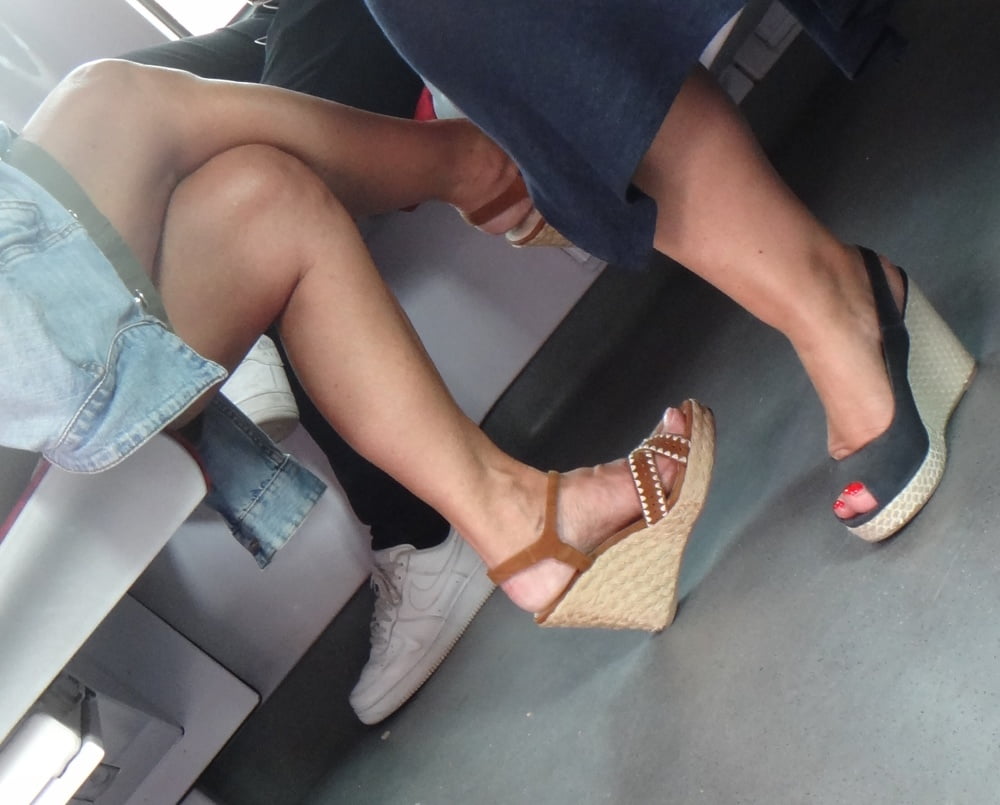 Candid Feet Sandals Wedges Mature XXX HD Pictures 100 Free