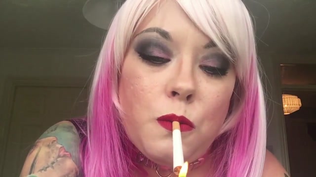 Tina snua smoking purple lipstick